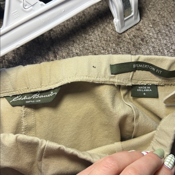 Eddie Bauer Women’s Khaki Pants Bremerton Fit size 8 - Picture 2 of 6